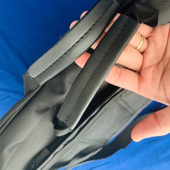 Kenneth Cole Reaction Laptop bag - Picture 5 of 9